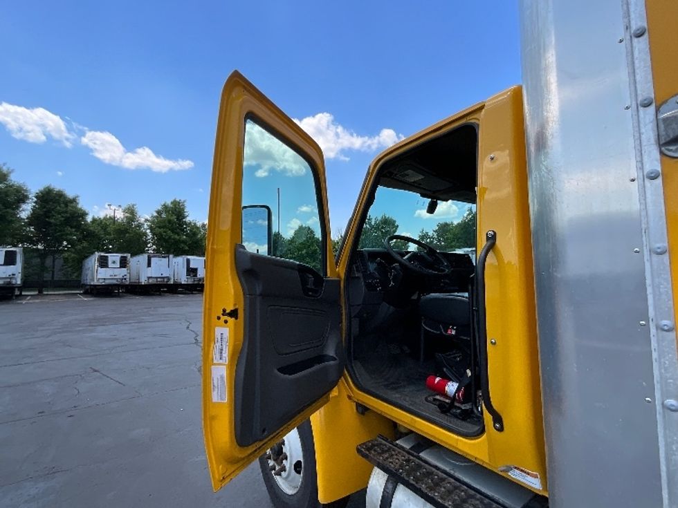 Medium Duty Box Truck-Light and Medium Duty Trucks-International-2022-MV607-Sturtevant-WI-236,423\n\t\tmiles-$ 41,250 - Image 16