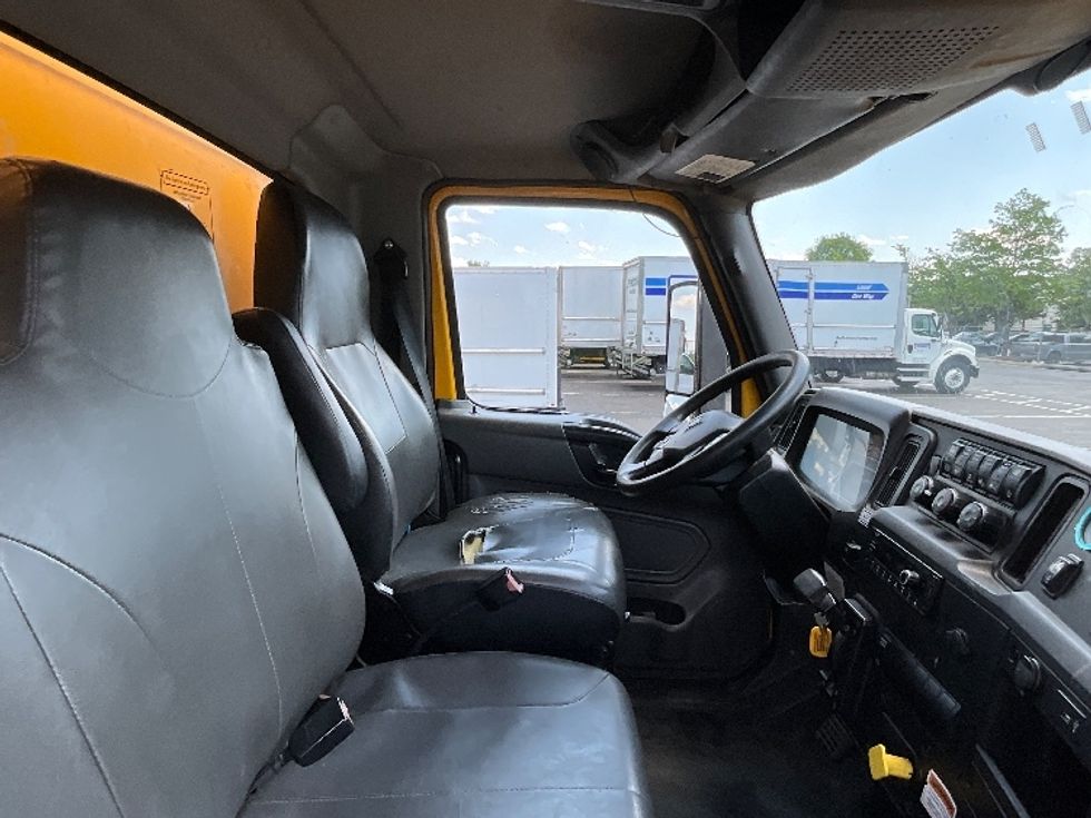 Medium Duty Box Truck-Light and Medium Duty Trucks-International-2022-MV607-Sturtevant-WI-236,423\n\t\tmiles-$ 41,250 - Image 22
