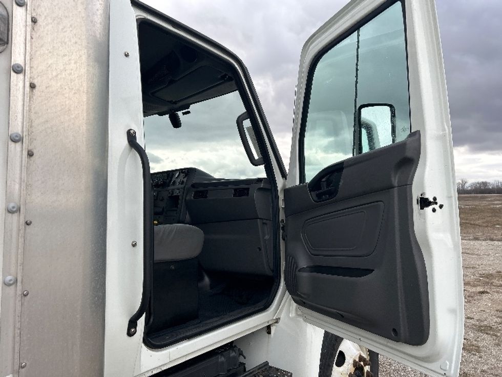 Medium Duty Box Truck-Light and Medium Duty Trucks-International-2022-MV607-Sturtevant-WI-92,251\n\t\tmiles-$ 74,750 - Image 20
