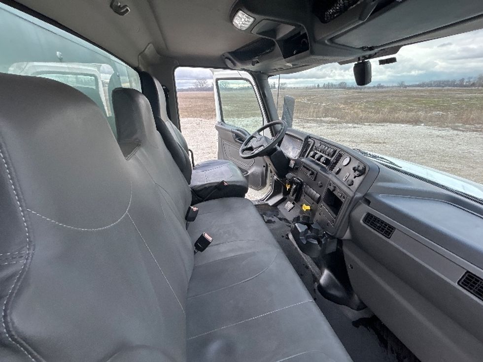 Medium Duty Box Truck-Light and Medium Duty Trucks-International-2022-MV607-Sturtevant-WI-92,251\n\t\tmiles-$ 74,750 - Image 22