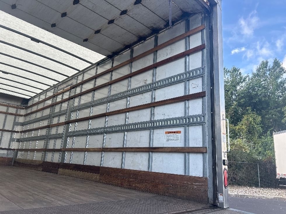 Medium Duty Box Truck-Light and Medium Duty Trucks-International-2022-MV607-Swedesboro-NJ-272,700\n\t\tmiles-$ 32,750 - Image 12