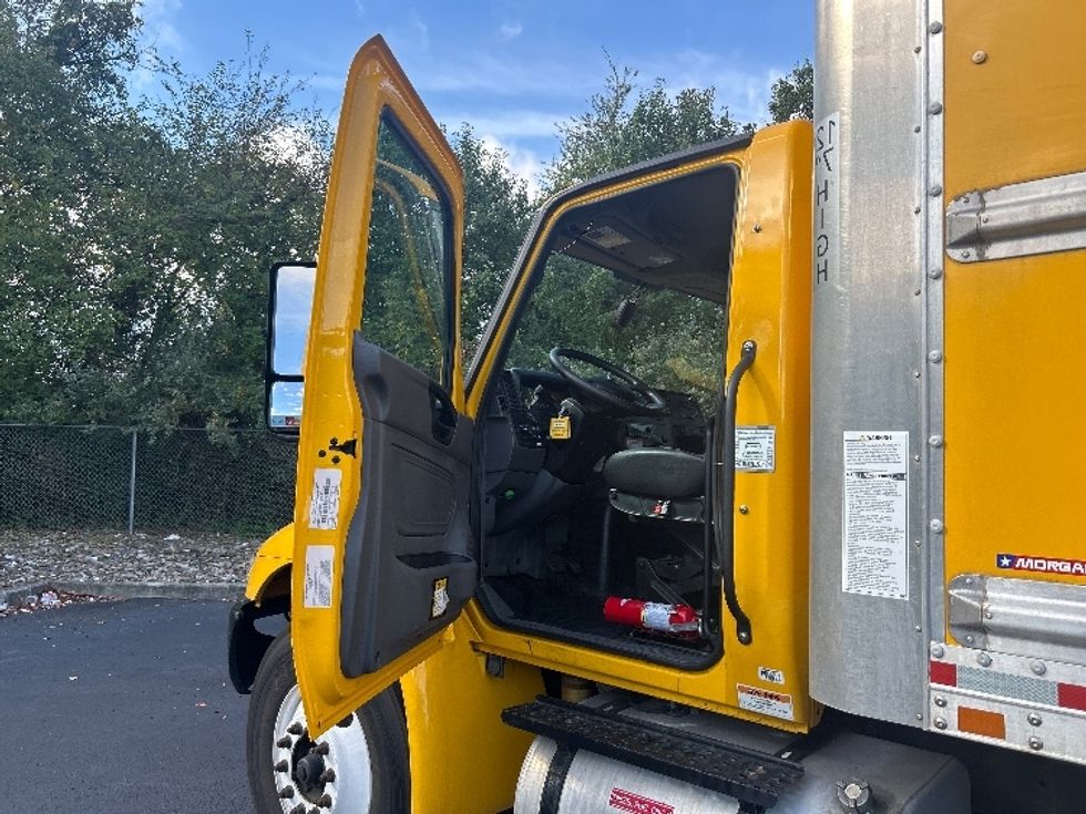 Medium Duty Box Truck-Light and Medium Duty Trucks-International-2022-MV607-Swedesboro-NJ-272,700\n\t\tmiles-$ 32,750 - Image 16