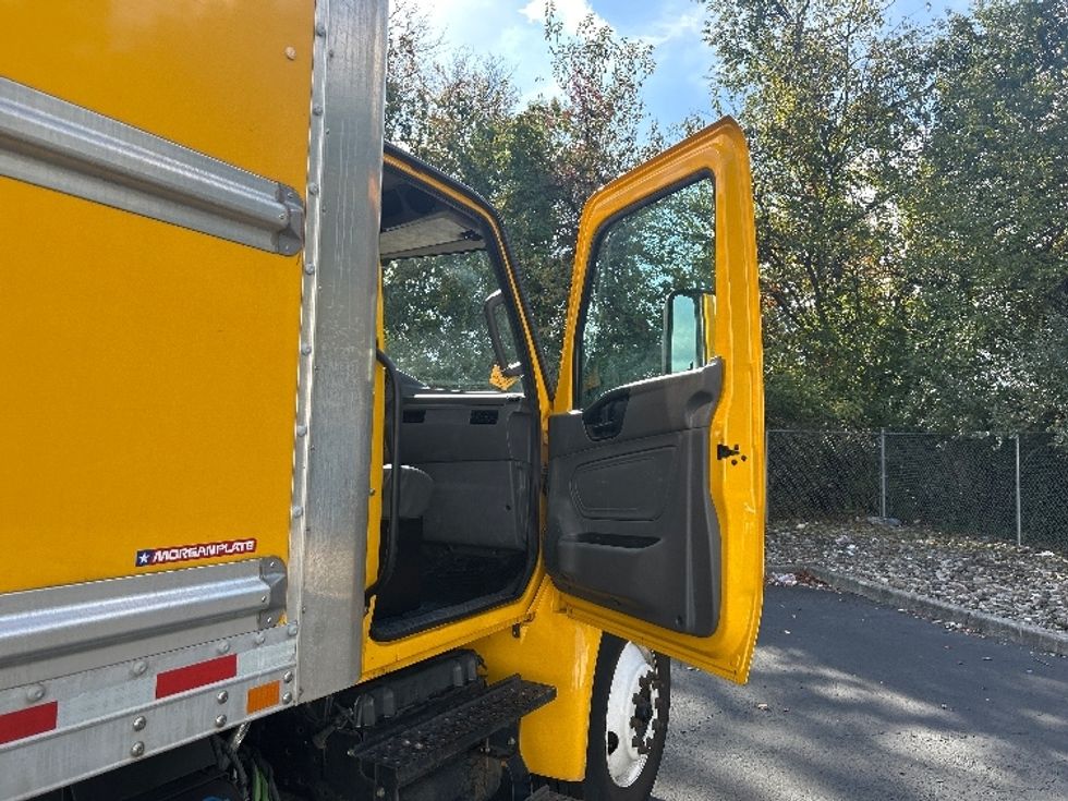 Medium Duty Box Truck-Light and Medium Duty Trucks-International-2022-MV607-Swedesboro-NJ-272,700\n\t\tmiles-$ 32,750 - Image 18