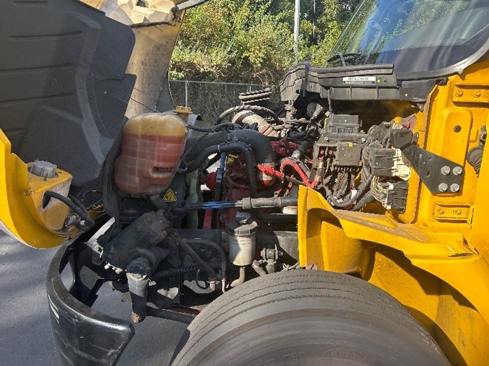 Medium Duty Box Truck-Light and Medium Duty Trucks-International-2022-MV607-Swedesboro-NJ-272,700\n\t\tmiles-$ 32,750 - Image 24