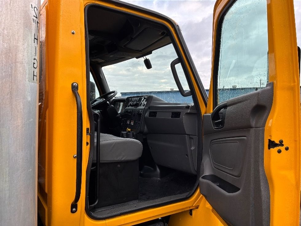 Medium Duty Box Truck-Light and Medium Duty Trucks-International-2022-MV607-Tacoma-WA-201,388\n\t\tmiles-$ 43,250 - Image 20