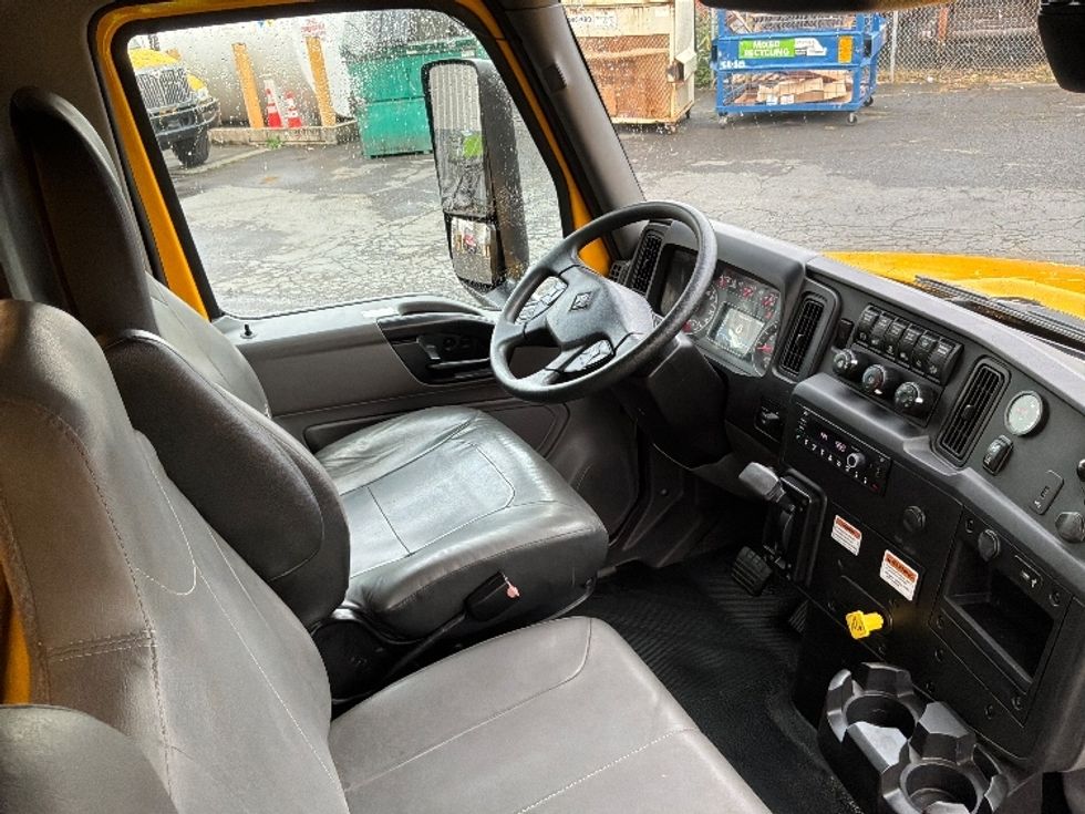 Medium Duty Box Truck-Light and Medium Duty Trucks-International-2022-MV607-Tacoma-WA-201,388\n\t\tmiles-$ 43,250 - Image 22