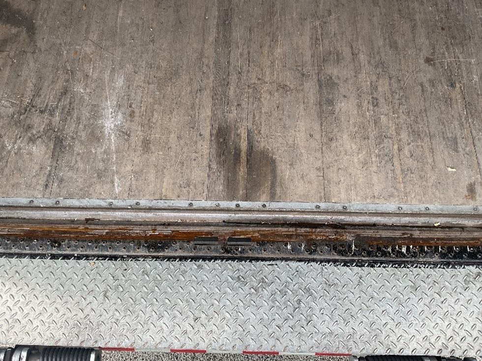 Medium Duty Box Truck-Light and Medium Duty Trucks-International-2022-MV607-Tampa-FL-185,518\n\t\tmiles-$ 57,750 - Image 10