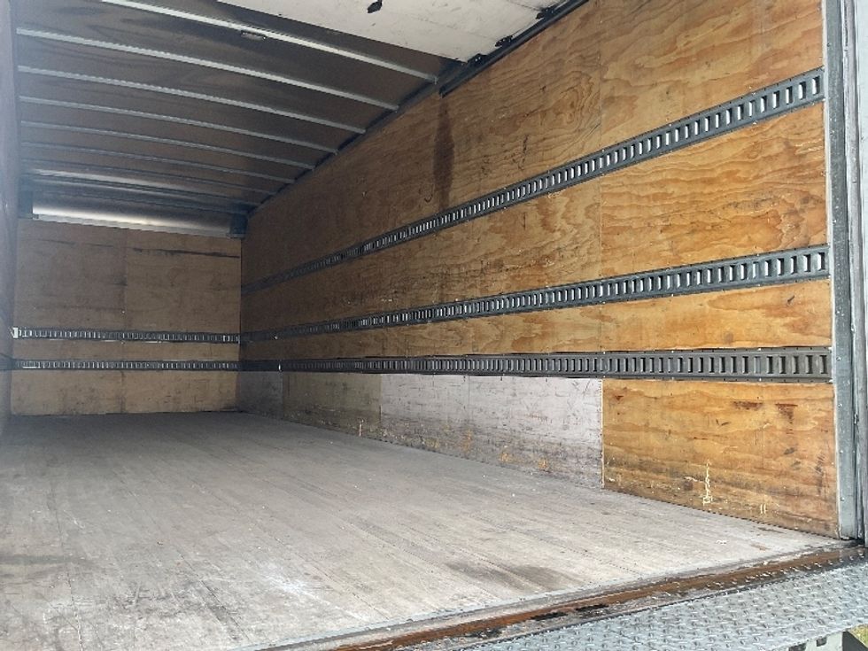 Medium Duty Box Truck-Light and Medium Duty Trucks-International-2022-MV607-Tampa-FL-185,518\n\t\tmiles-$ 57,750 - Image 12