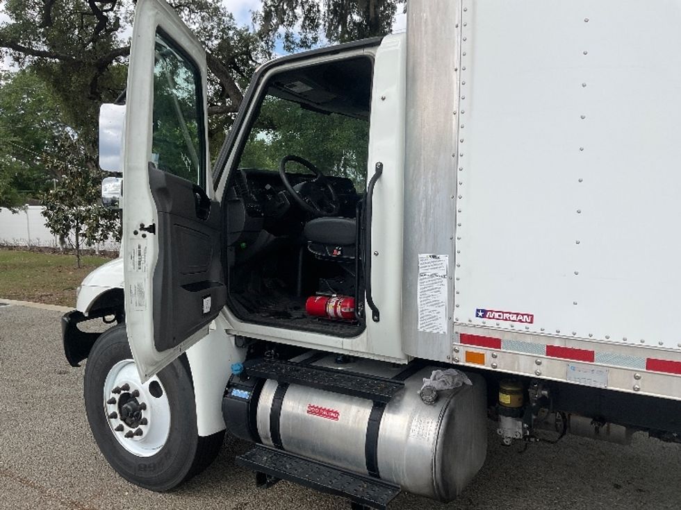 Medium Duty Box Truck-Light and Medium Duty Trucks-International-2022-MV607-Tampa-FL-185,518\n\t\tmiles-$ 57,750 - Image 16