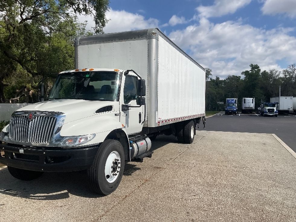 Medium Duty Box Truck-Light and Medium Duty Trucks-International-2022-MV607-Tampa-FL-185,518\n\t\tmiles-$ 57,750 - Image 3