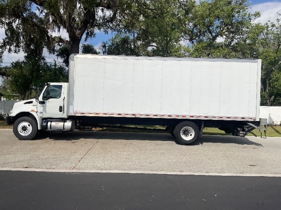 Medium Duty Box Truck-Light and Medium Duty Trucks-International-2022-MV607-Tampa-FL-185,518\n\t\tmiles-$ 57,750 - Image 4