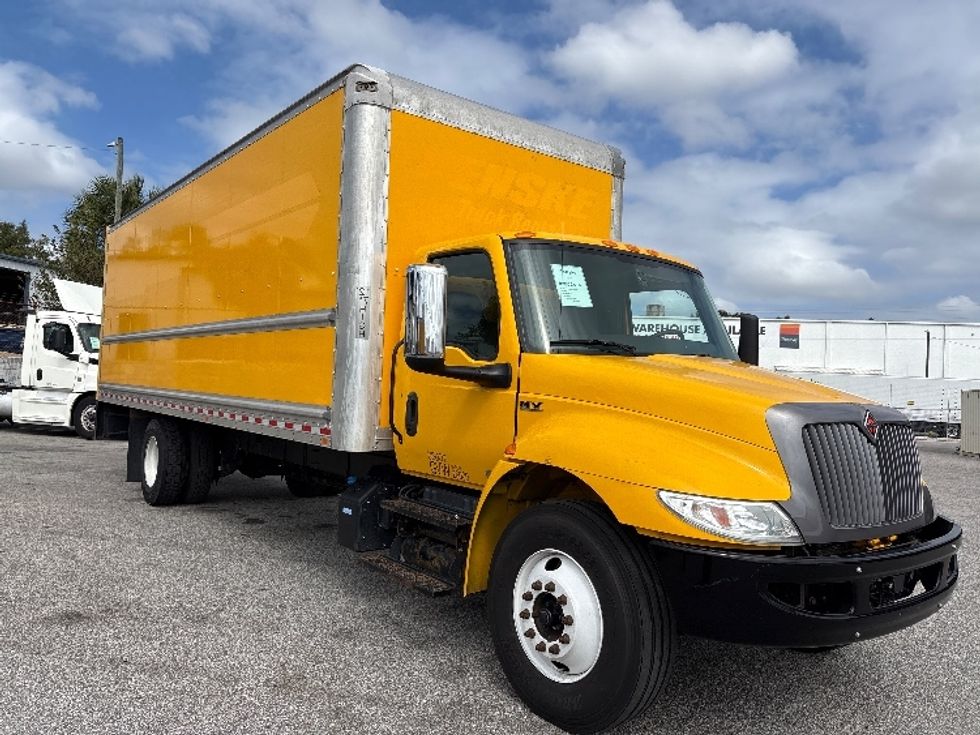 Medium Duty Box Truck-Light and Medium Duty Trucks-International-2022-MV607-Tampa-FL-209,555\n\t\tmiles-$ 45,750 - Image 1