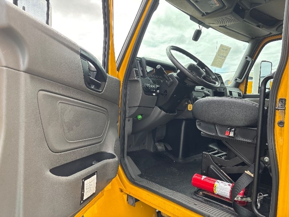 Medium Duty Box Truck-Light and Medium Duty Trucks-International-2022-MV607-Tampa-FL-209,555\n\t\tmiles-$ 45,750 - Image 16