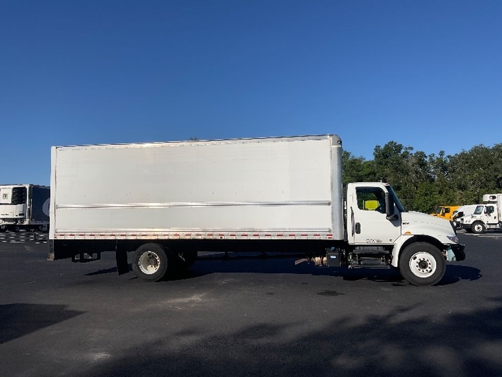 Medium Duty Box Truck-Light and Medium Duty Trucks-International-2022-MV607-Tampa-FL-213,991\n\t\tmiles-$ 47,500 - Image 15