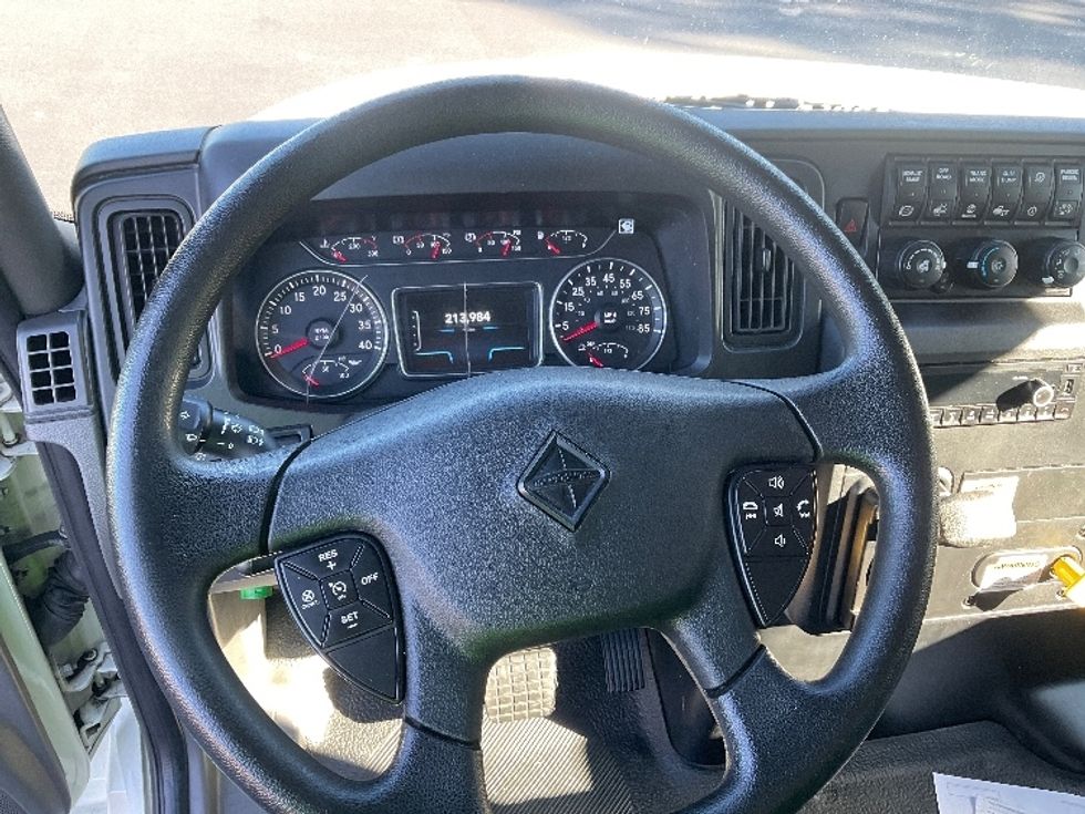 Medium Duty Box Truck-Light and Medium Duty Trucks-International-2022-MV607-Tampa-FL-213,991\n\t\tmiles-$ 47,500 - Image 18