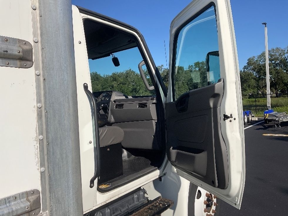 Medium Duty Box Truck-Light and Medium Duty Trucks-International-2022-MV607-Tampa-FL-213,991\n\t\tmiles-$ 47,500 - Image 20
