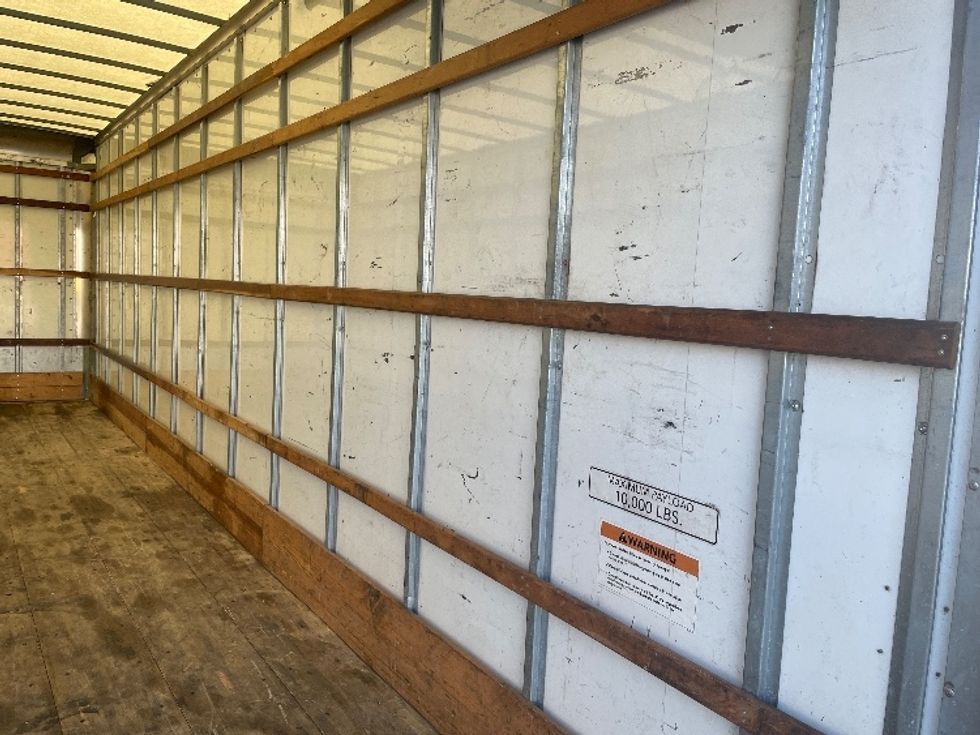 Medium Duty Box Truck-Light and Medium Duty Trucks-International-2022-MV607-Tampa-FL-222,193\n\t\tmiles-$ 40,500 - Image 12