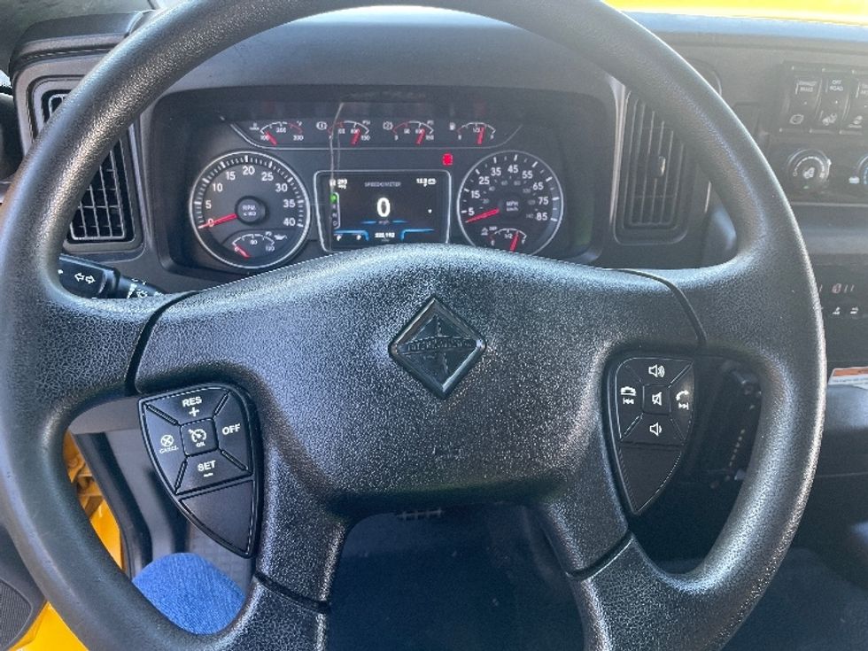 Medium Duty Box Truck-Light and Medium Duty Trucks-International-2022-MV607-Tampa-FL-222,193\n\t\tmiles-$ 40,500 - Image 18