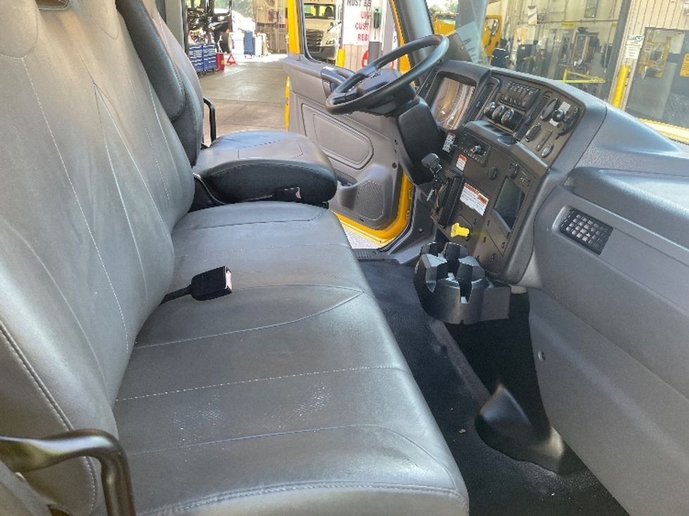 Medium Duty Box Truck-Light and Medium Duty Trucks-International-2022-MV607-Tampa-FL-222,193\n\t\tmiles-$ 40,500 - Image 22