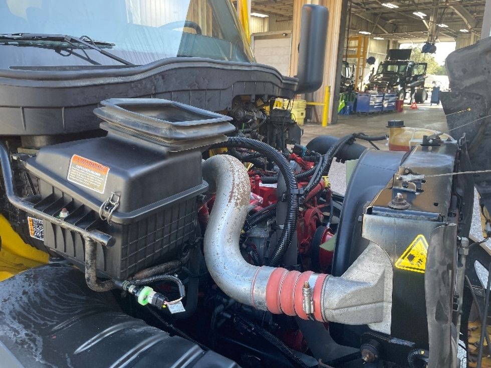 Medium Duty Box Truck-Light and Medium Duty Trucks-International-2022-MV607-Tampa-FL-222,193\n\t\tmiles-$ 40,500 - Image 23