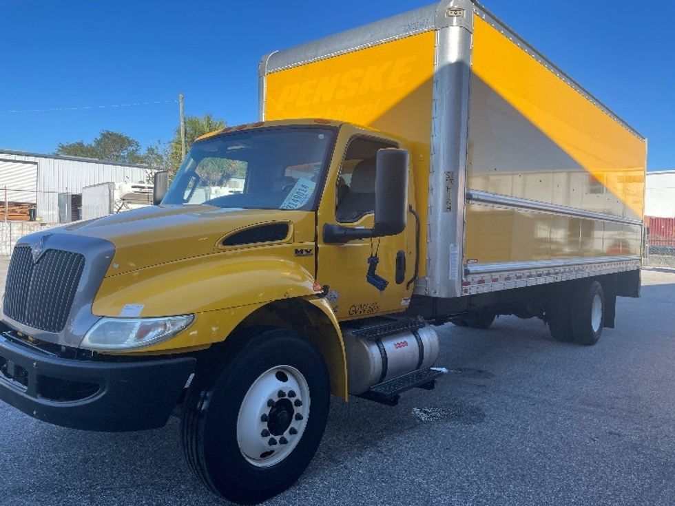 Medium Duty Box Truck-Light and Medium Duty Trucks-International-2022-MV607-Tampa-FL-222,193\n\t\tmiles-$ 40,500 - Image 3