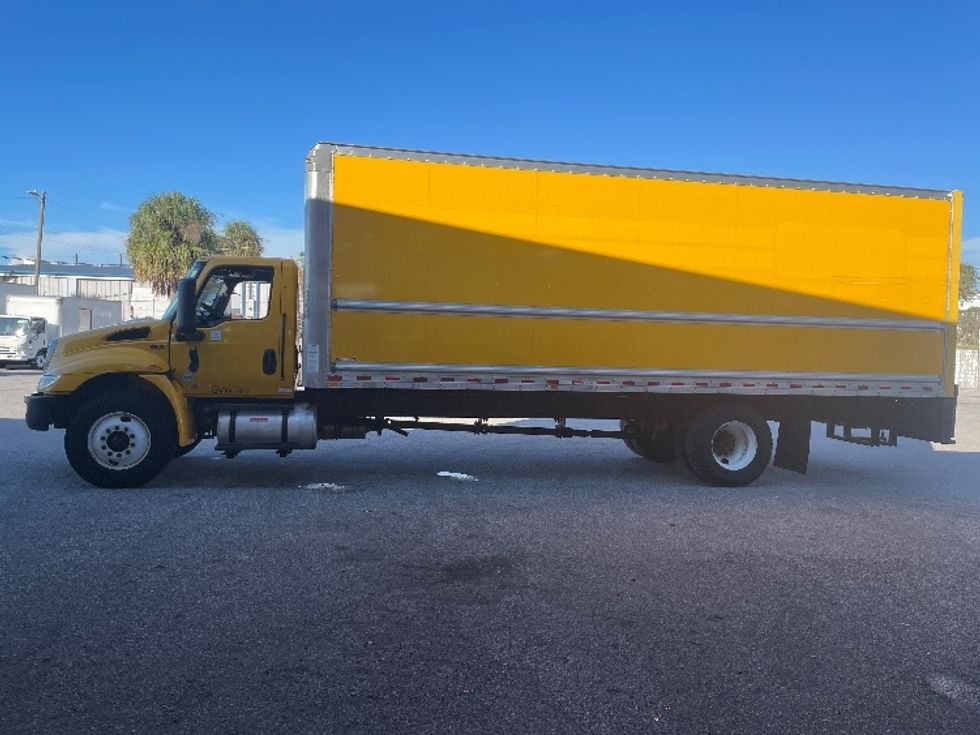 Medium Duty Box Truck-Light and Medium Duty Trucks-International-2022-MV607-Tampa-FL-222,193\n\t\tmiles-$ 40,500 - Image 4
