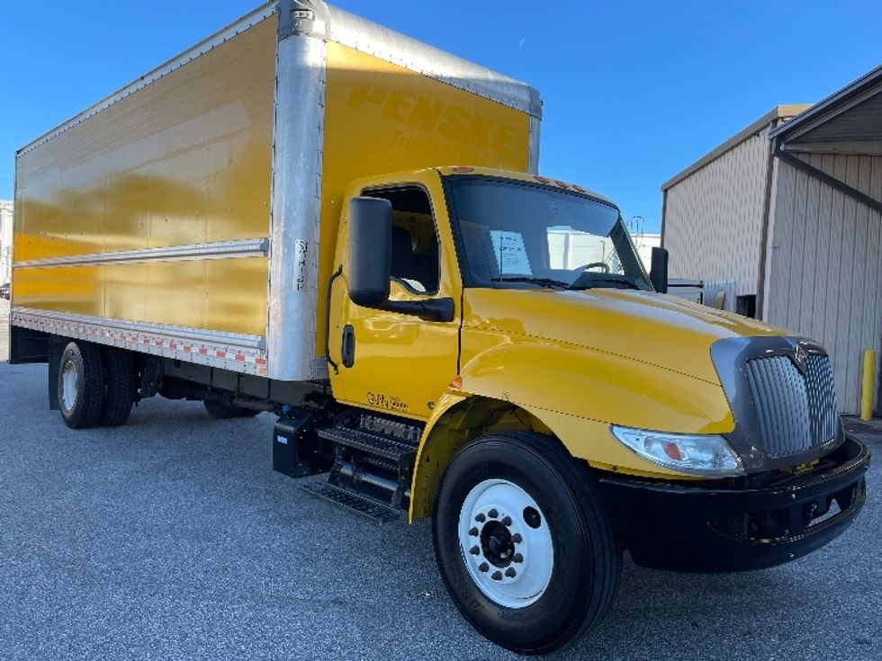 Medium Duty Box Truck-Light and Medium Duty Trucks-International-2022-MV607-Tampa-FL-225,306\n\t\tmiles-$ 40,000 - Image 1