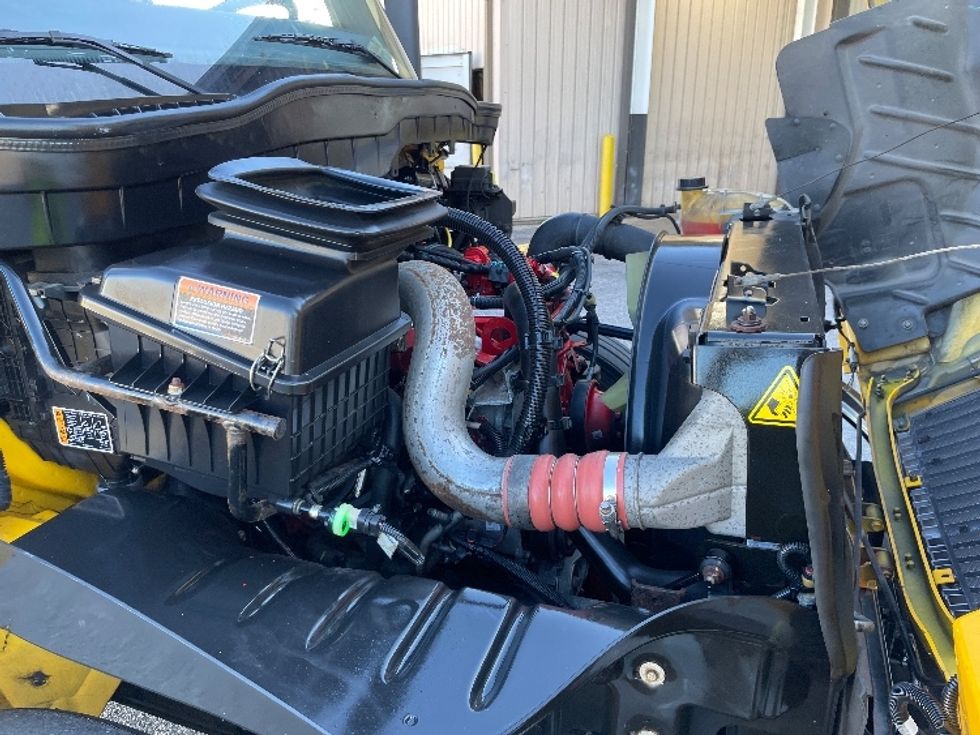 Medium Duty Box Truck-Light and Medium Duty Trucks-International-2022-MV607-Tampa-FL-225,306\n\t\tmiles-$ 40,000 - Image 23