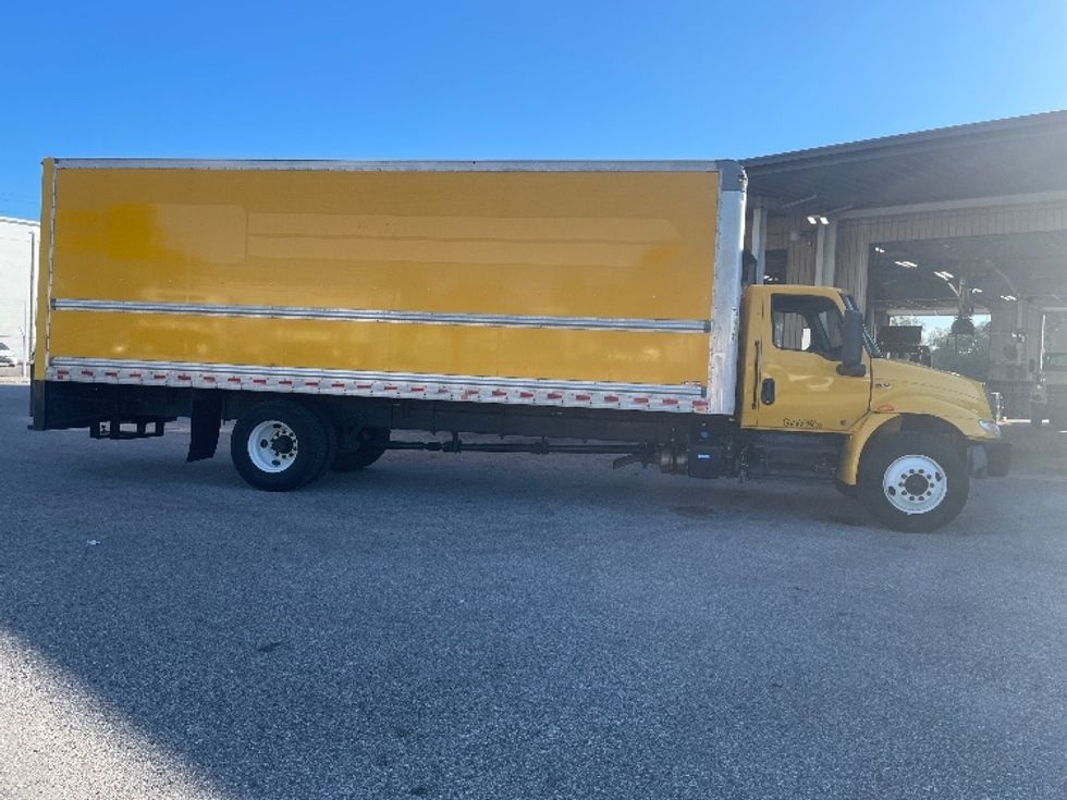 Medium Duty Box Truck-Light and Medium Duty Trucks-International-2022-MV607-Tampa-FL-229,319\n\t\tmiles-$ 39,250 - Image 15