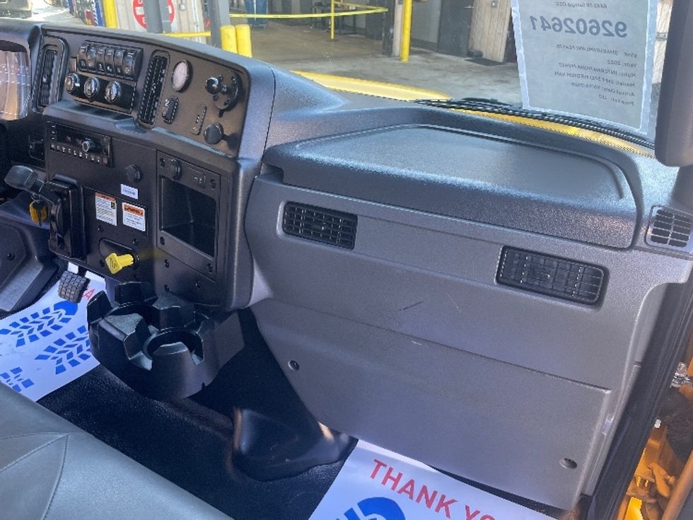 Medium Duty Box Truck-Light and Medium Duty Trucks-International-2022-MV607-Tampa-FL-229,319\n\t\tmiles-$ 39,250 - Image 21