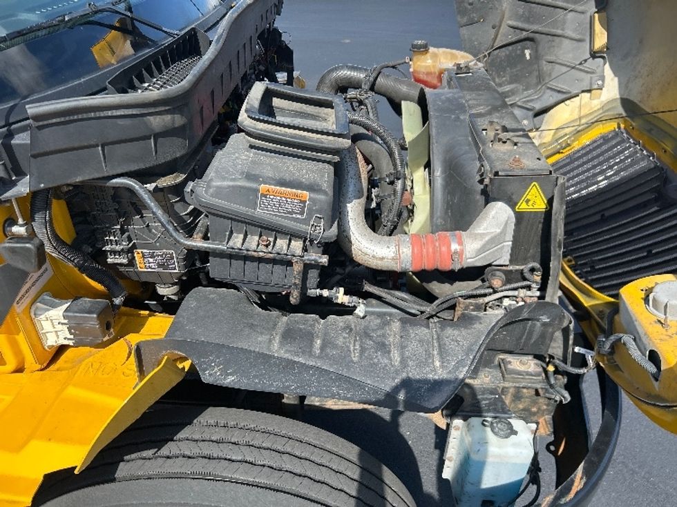 Medium Duty Box Truck-Light and Medium Duty Trucks-International-2022-MV607-Tampa-FL-235,767\n\t\tmiles-$ 40,000 - Image 22