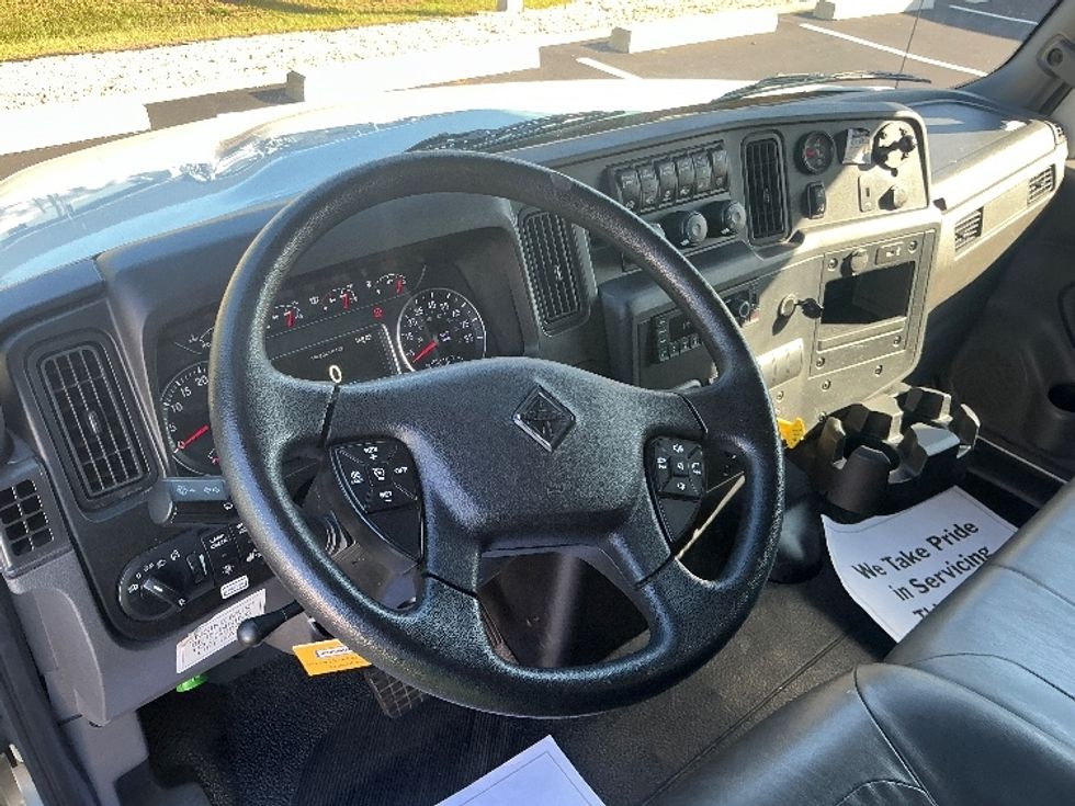Medium Duty Box Truck-Light and Medium Duty Trucks-International-2022-MV607-Tampa-FL-238,012\n\t\tmiles-$ 46,750 - Image 17