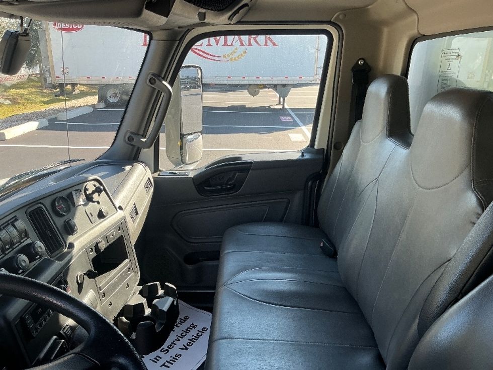 Medium Duty Box Truck-Light and Medium Duty Trucks-International-2022-MV607-Tampa-FL-238,012\n\t\tmiles-$ 46,750 - Image 19