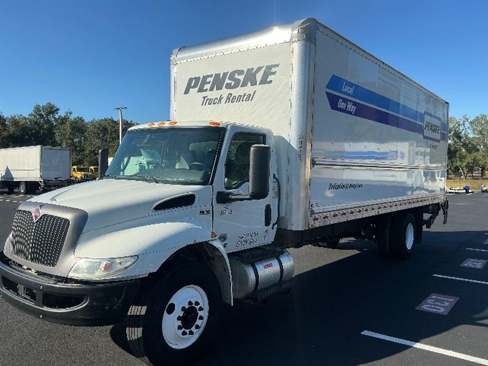 Medium Duty Box Truck-Light and Medium Duty Trucks-International-2022-MV607-Tampa-FL-238,012\n\t\tmiles-$ 46,750 - Image 3