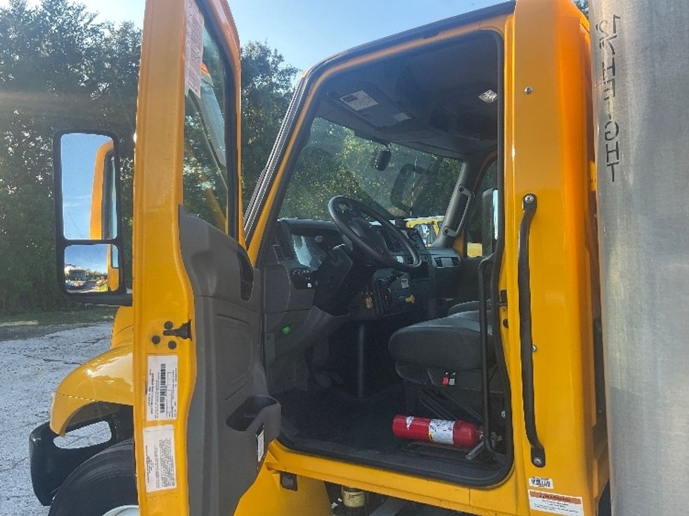 Medium Duty Box Truck-Light and Medium Duty Trucks-International-2022-MV607-Tampa-FL-244,763\n\t\tmiles-$ 39,750 - Image 16