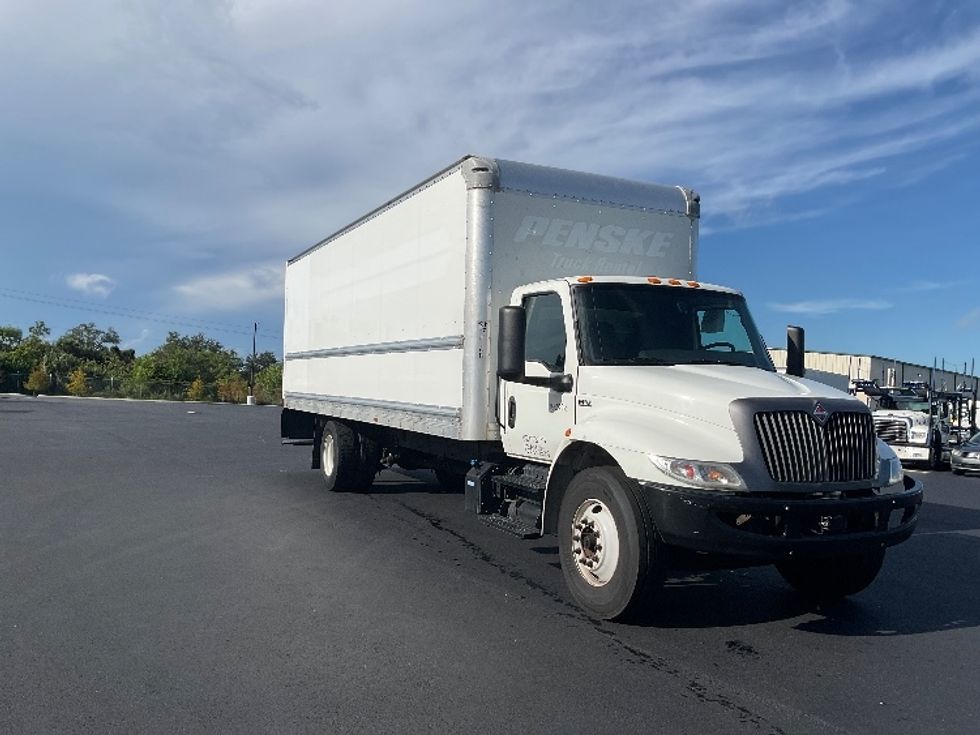Medium Duty Box Truck-Light and Medium Duty Trucks-International-2022-MV607-Tampa-FL-299,842\n\t\tmiles-$ 32,500 - Image 1