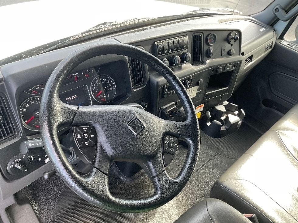 Medium Duty Box Truck-Light and Medium Duty Trucks-International-2022-MV607-Tampa-FL-299,842\n\t\tmiles-$ 32,500 - Image 17