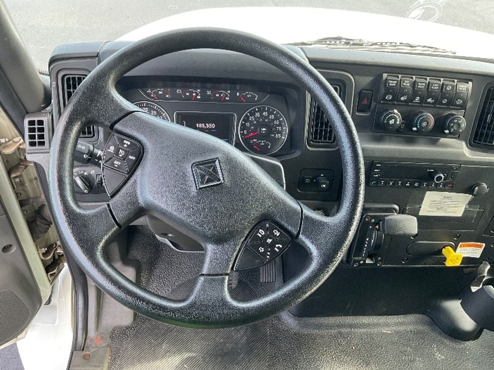 Medium Duty Box Truck-Light and Medium Duty Trucks-International-2022-MV607-Tampa-FL-299,842\n\t\tmiles-$ 32,500 - Image 18