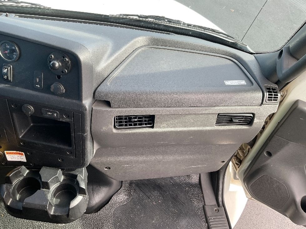 Medium Duty Box Truck-Light and Medium Duty Trucks-International-2022-MV607-Tampa-FL-299,842\n\t\tmiles-$ 32,500 - Image 21