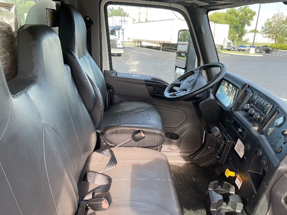 Medium Duty Box Truck-Light and Medium Duty Trucks-International-2022-MV607-Tampa-FL-299,842\n\t\tmiles-$ 32,500 - Image 22