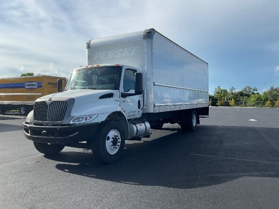 Medium Duty Box Truck-Light and Medium Duty Trucks-International-2022-MV607-Tampa-FL-299,842\n\t\tmiles-$ 32,500 - Image 3