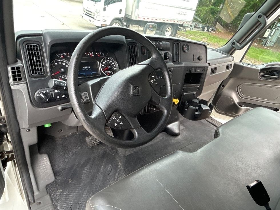 Medium Duty Box Truck-Light and Medium Duty Trucks-International-2022-MV607-Tampa-FL-56,919\n\t\tmiles-$ 66,000 - Image 17