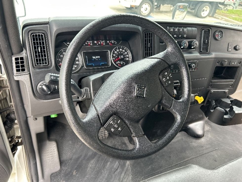 Medium Duty Box Truck-Light and Medium Duty Trucks-International-2022-MV607-Tampa-FL-56,919\n\t\tmiles-$ 66,000 - Image 18