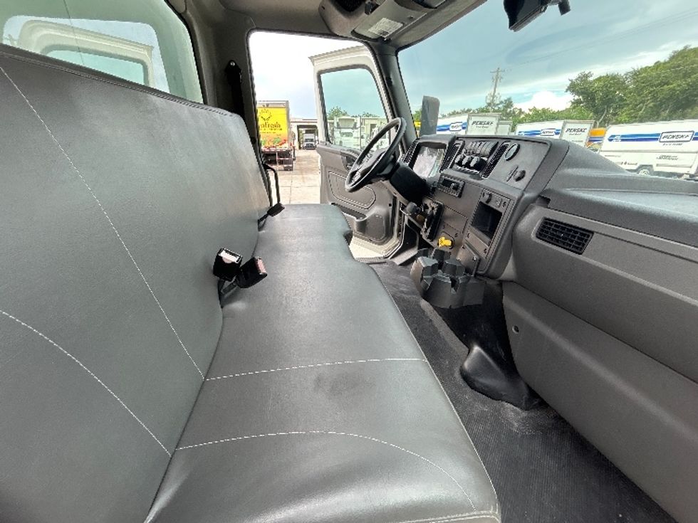 Medium Duty Box Truck-Light and Medium Duty Trucks-International-2022-MV607-Tampa-FL-56,919\n\t\tmiles-$ 66,000 - Image 22