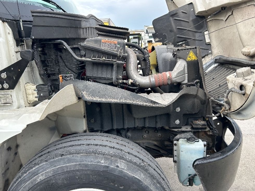Medium Duty Box Truck-Light and Medium Duty Trucks-International-2022-MV607-Tampa-FL-56,919\n\t\tmiles-$ 66,000 - Image 23