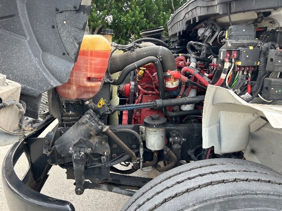 Medium Duty Box Truck-Light and Medium Duty Trucks-International-2022-MV607-Tampa-FL-56,919\n\t\tmiles-$ 66,000 - Image 24