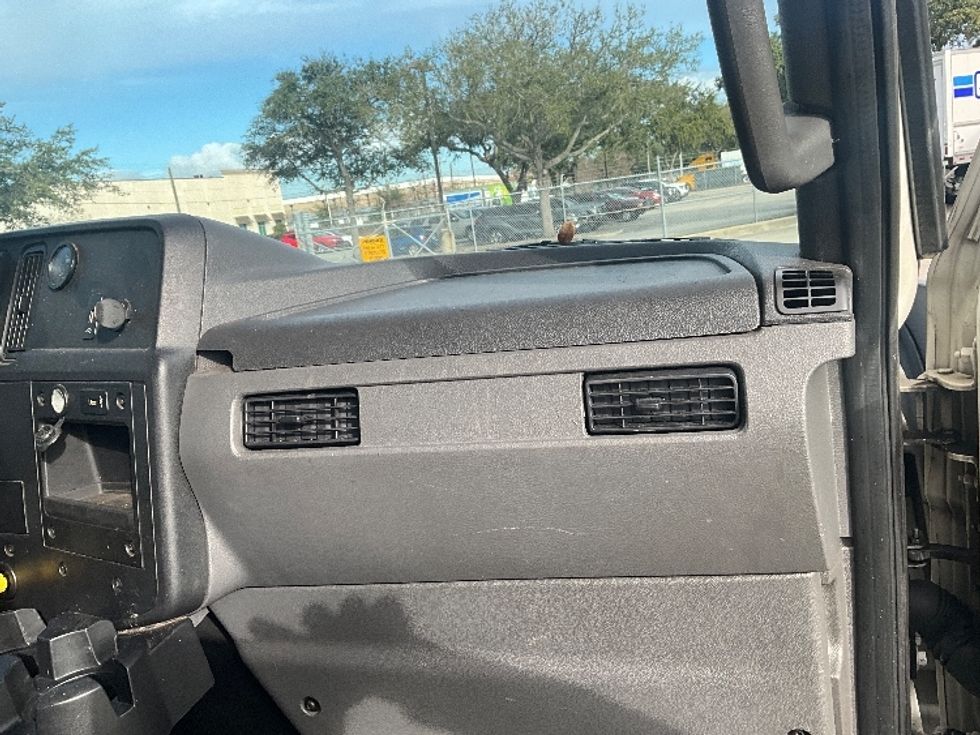 Medium Duty Box Truck-Light and Medium Duty Trucks-International-2022-MV607-Tampa-FL-70,589\n\t\tmiles-$ 83,000 - Image 21