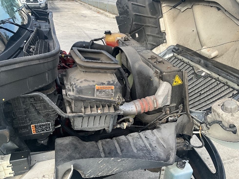 Medium Duty Box Truck-Light and Medium Duty Trucks-International-2022-MV607-Tampa-FL-70,589\n\t\tmiles-$ 83,000 - Image 23