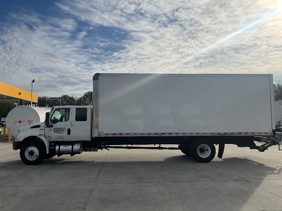 Medium Duty Box Truck-Light and Medium Duty Trucks-International-2022-MV607-Tampa-FL-70,589\n\t\tmiles-$ 83,000 - Image 4