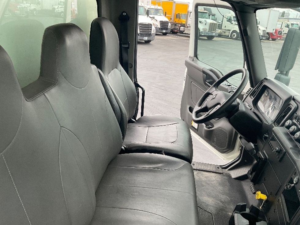 Medium Duty Box Truck-Light and Medium Duty Trucks-International-2022-MV607-Torrance-CA-143,055\n\t\tmiles-$ 70,500 - Image 22